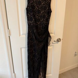 Chic Black Lace Maxi Dress